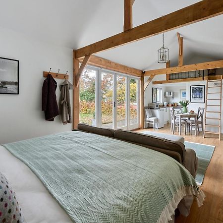 Stunning Cabin With Incredible Views Near Goodwood Rogate Eksteriør billede